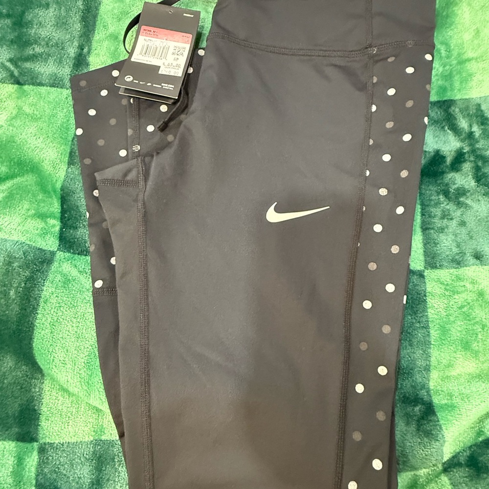Nike Black Leggings - Picture 8 of 9